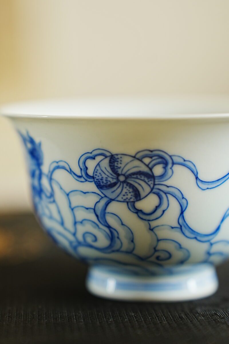 Hand-painted Qinghua Ceramic Lion 140ml Gaiwan