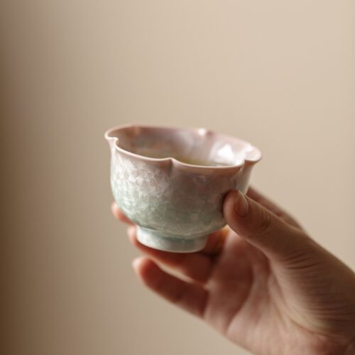 Handmade Flower Rim Gradient Glaze Ceramic Crystal 100ml Host Tea Cup