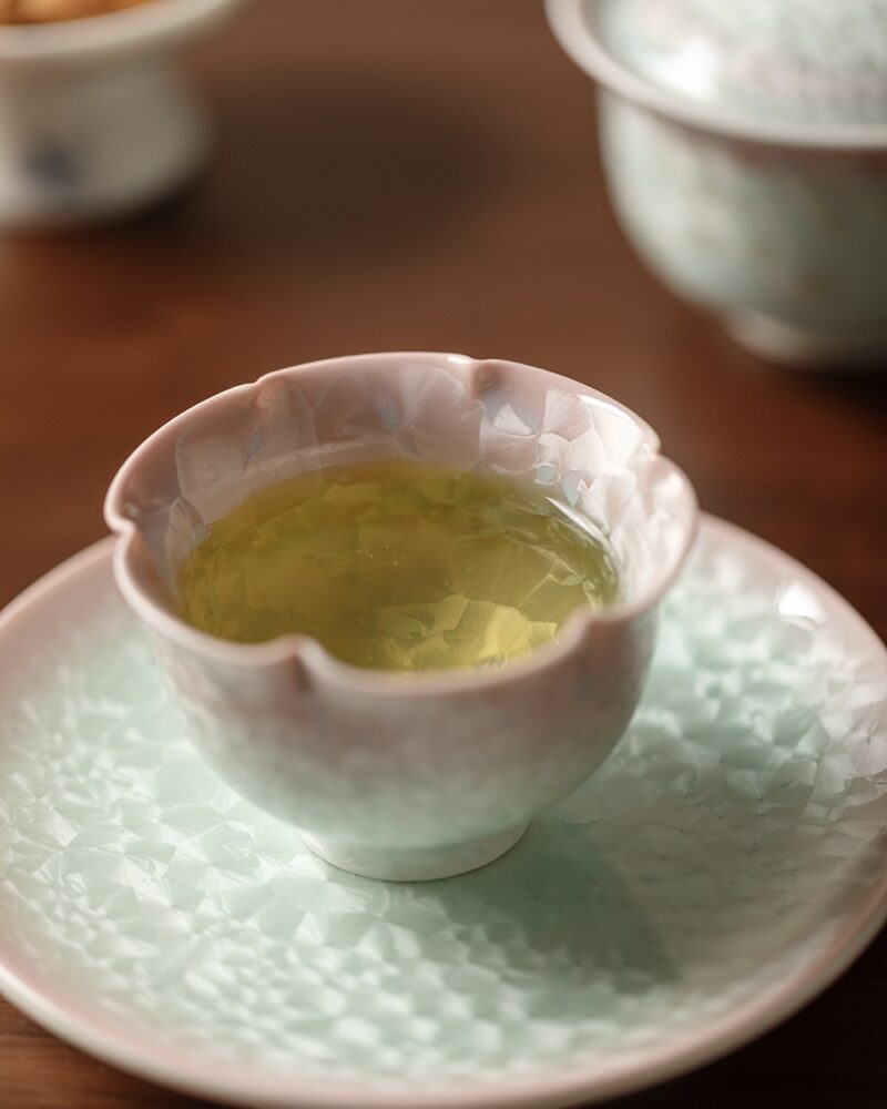 Handmade Flower Rim Gradient Glaze Ceramic Crystal 100ml Host Tea Cup