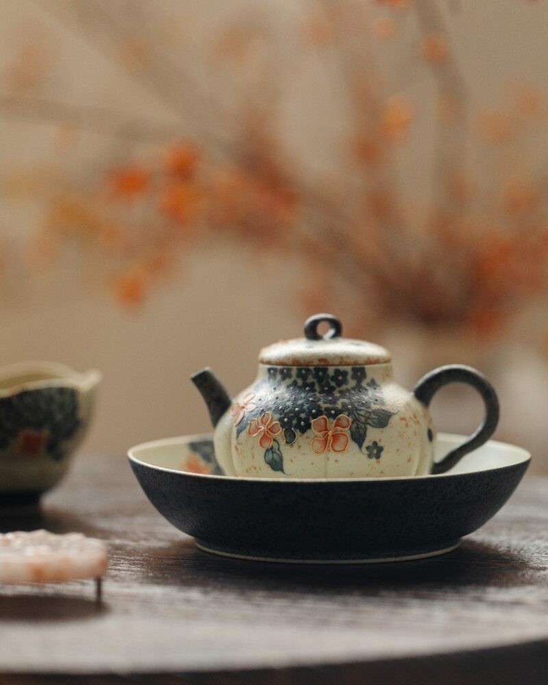 Handmade Hand-painted Vintage Style Ceramic Hydrangea Pumpkin 110ml Chinese Teapot