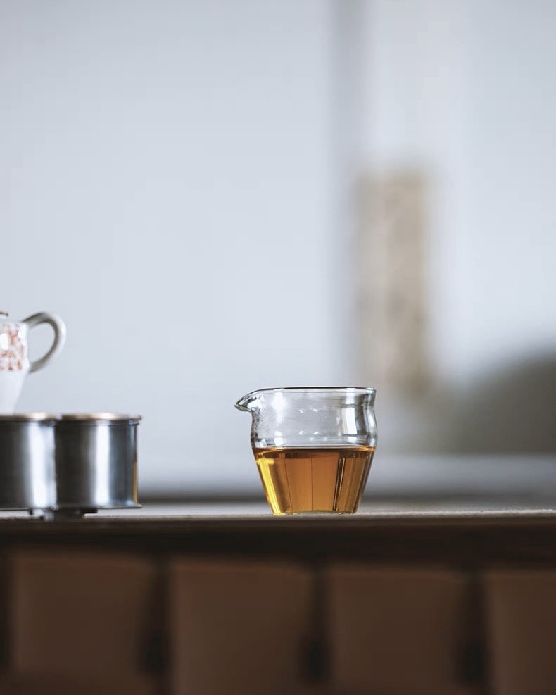 Simple Chic Zen Style Glass Narrow Mouth 140ml Fair Cup Gong Dao Bei