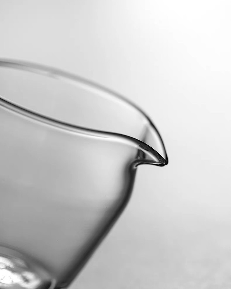 Simple Chic Zen Style Glass Narrow Mouth 140ml Fair Cup Gong Dao Bei