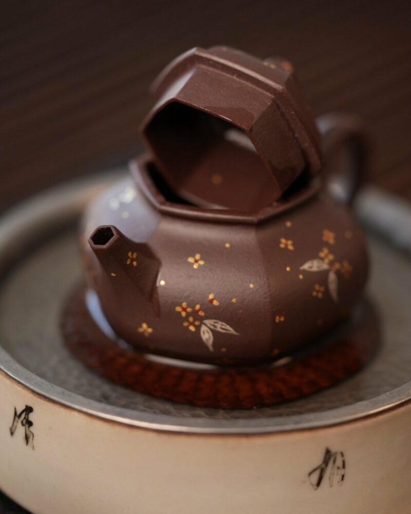 Half-Handmade-Gilt-Painting-Zini-Hexagonal-Rong-Tian-50ml-Yixing-Teapot10 Half Handmade Gilt Painting Zini Hexagonal Rong Tian 50ml Yixing Teapot