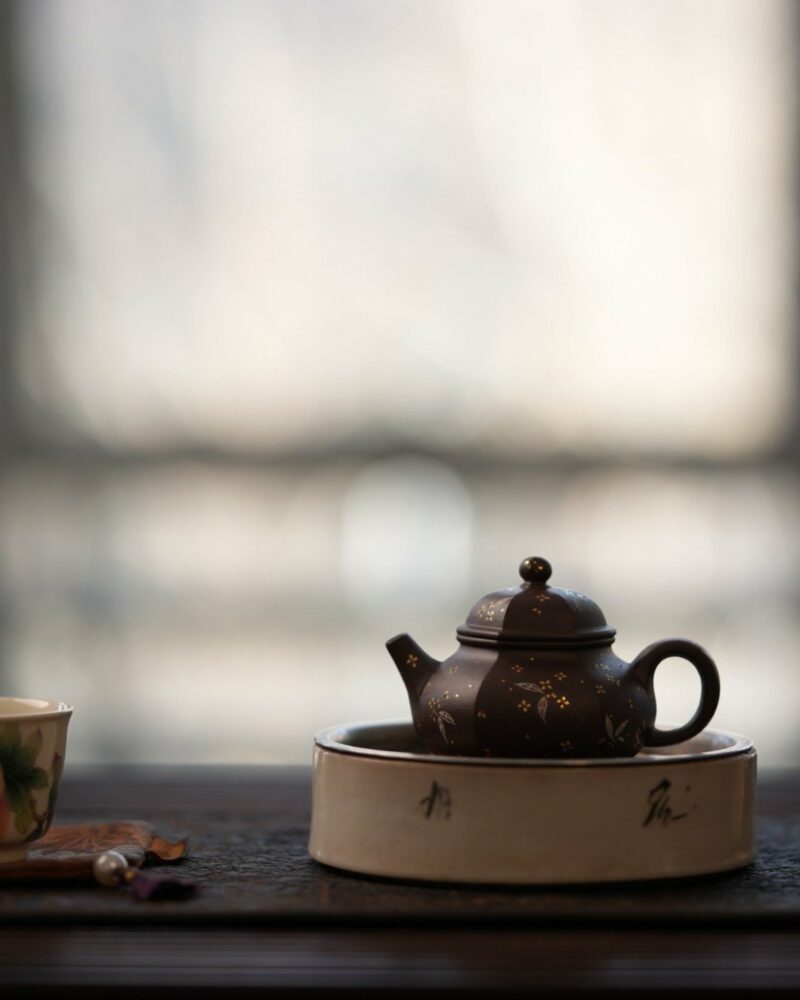 Half-Handmade-Gilt-Painting-Zini-Hexagonal-Rong-Tian-50ml-Yixing-Teapot5 Half Handmade Gilt Painting Zini Hexagonal Rong Tian 50ml Yixing Teapot