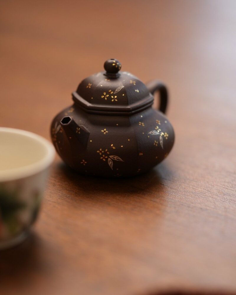 Half-Handmade-Gilt-Painting-Zini-Hexagonal-Rong-Tian-50ml-Yixing-Teapot6 Half Handmade Gilt Painting Zini Hexagonal Rong Tian 50ml Yixing Teapot