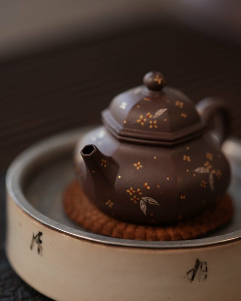 Half-Handmade-Gilt-Painting-Zini-Hexagonal-Rong-Tian-50ml-Yixing-Teapot8 Half Handmade Gilt Painting Zini Hexagonal Rong Tian 50ml Yixing Teapot