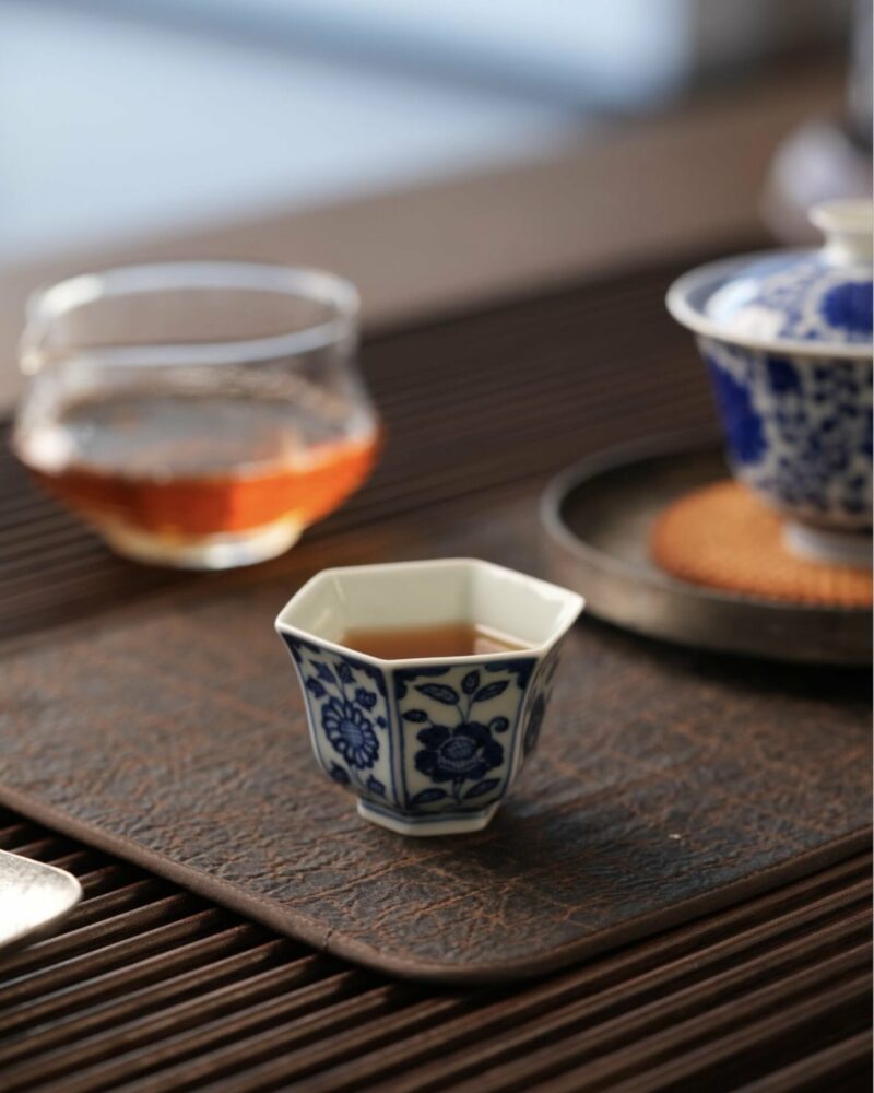 Handmade Hand-painted Hexagonal Qinghua Ceramic Flowers 40ml Tea Cup