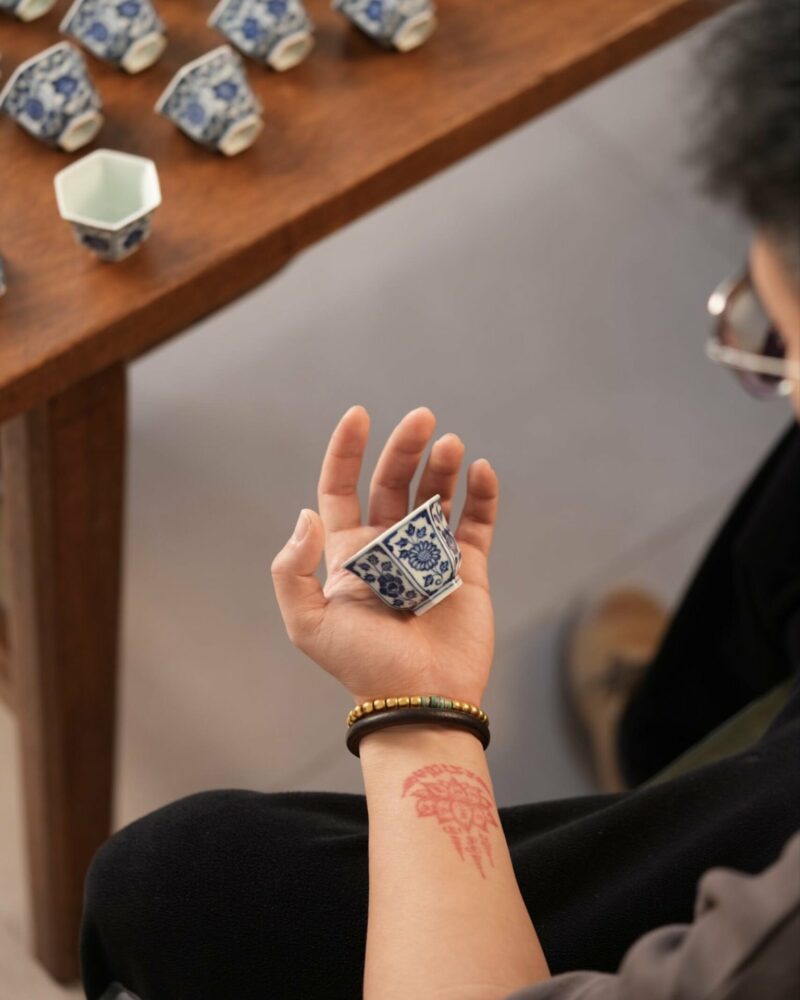 Handmade Hand-painted Hexagonal Qinghua Ceramic Flowers 40ml Tea Cup