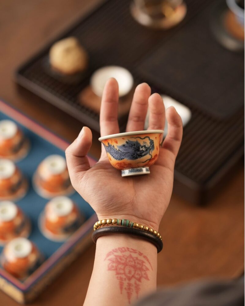 Handmade Hand-painted Qinghua Fan Hong Ceramic Dragon Through Flowers 50ml Host Cup