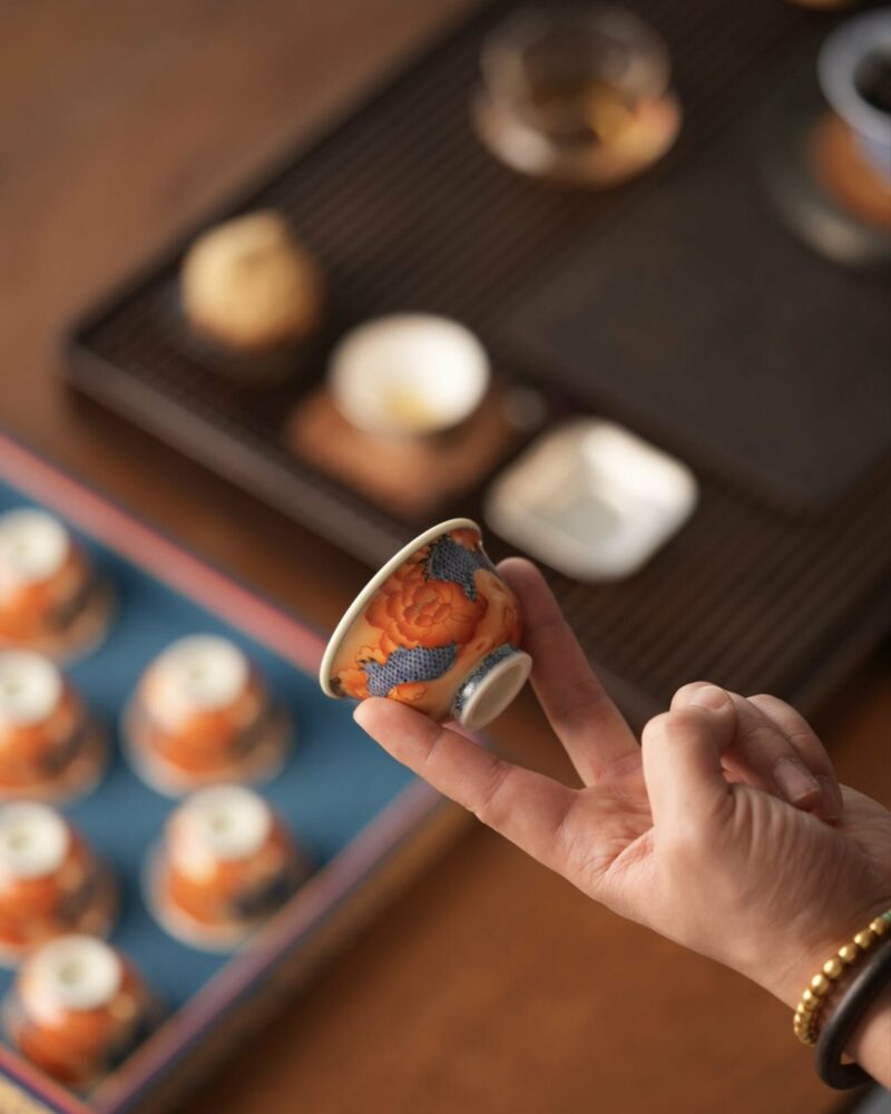 Handmade Hand-painted Qinghua Fan Hong Ceramic Dragon Through Flowers 50ml Host Cup