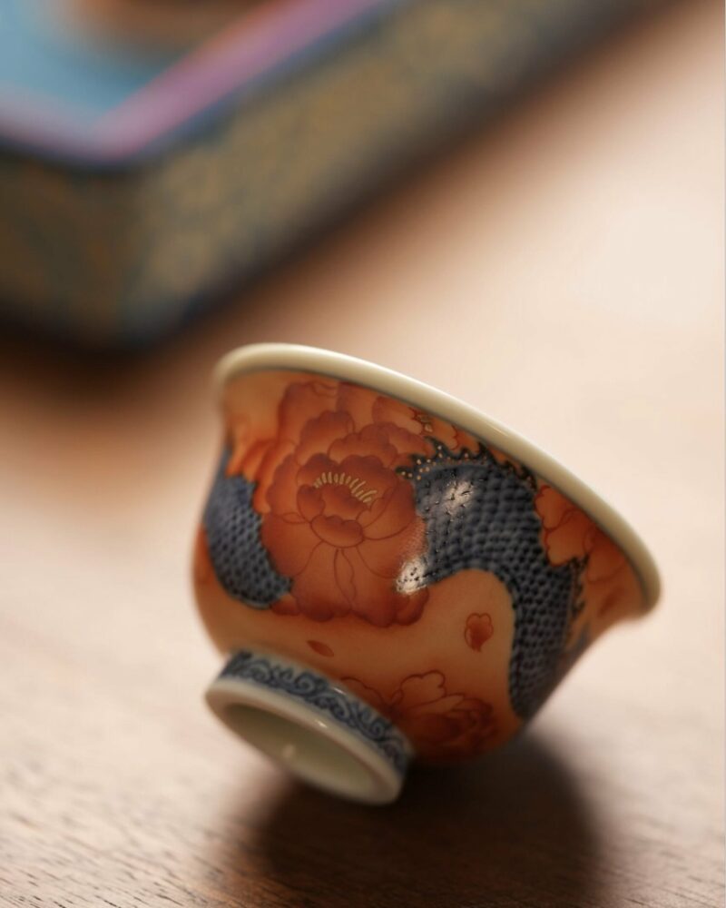 Handmade Hand-painted Qinghua Fan Hong Ceramic Dragon Through Flowers 50ml Host Cup