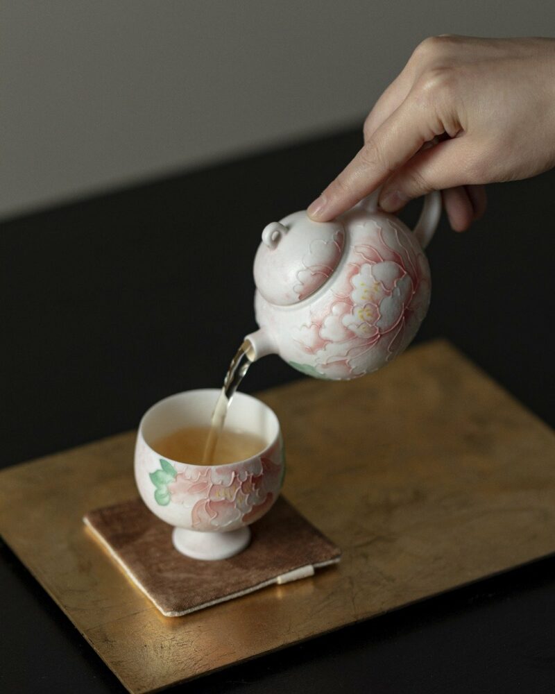 Hand-painted Ceramic Soft pink peony blossom 145ml Chinese Teapot Set