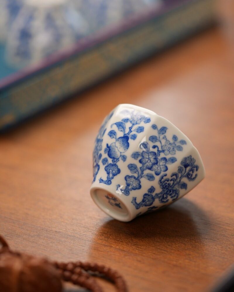 Handmade Hand-painted Qinghua Porcelain Four Flowers Four Fruits Octagonal 110cc Host Cup