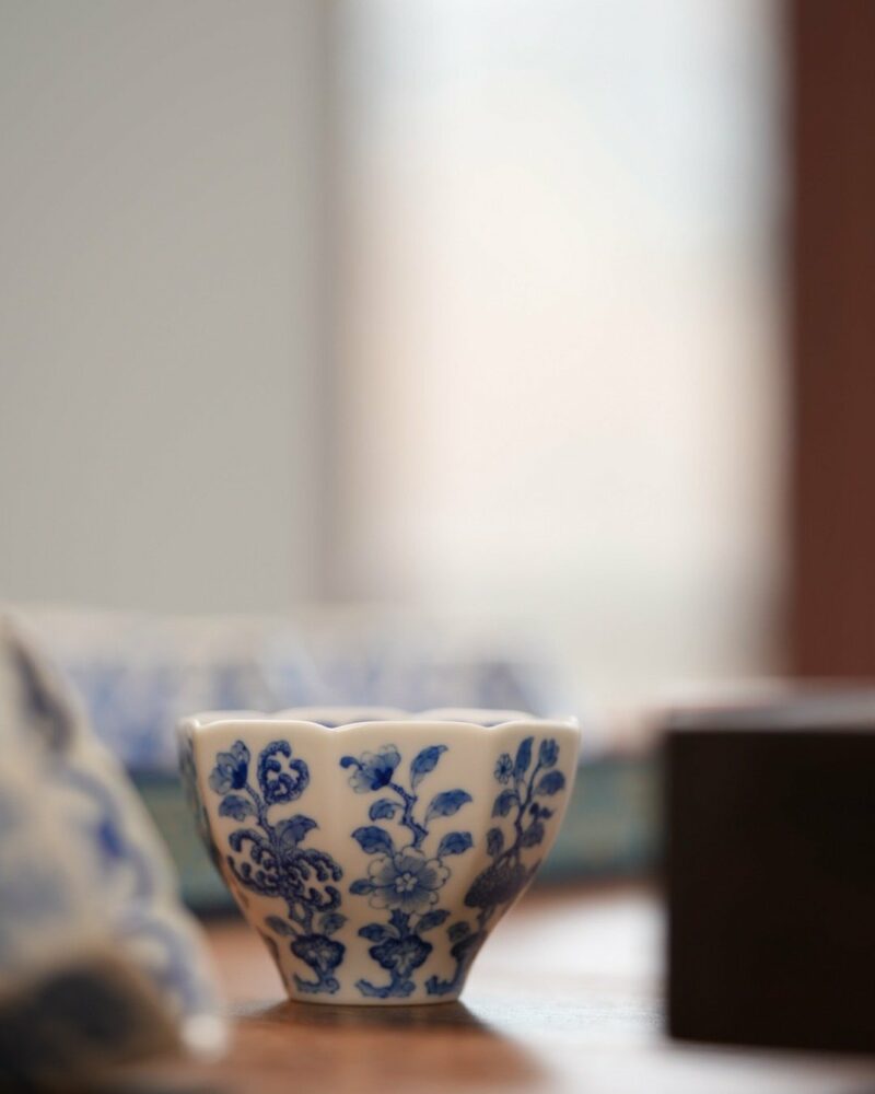 Handmade Hand-painted Qinghua Porcelain Four Flowers Four Fruits Octagonal 110cc Host Cup