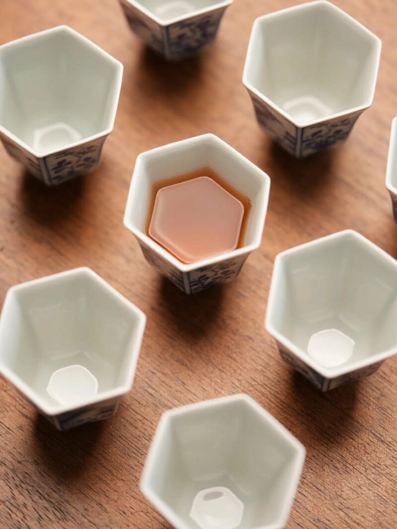 Handmade Hand-painted Underglaze decoration Porcelain Blue and White Landscape Hexagonal 50cc Tea Cup