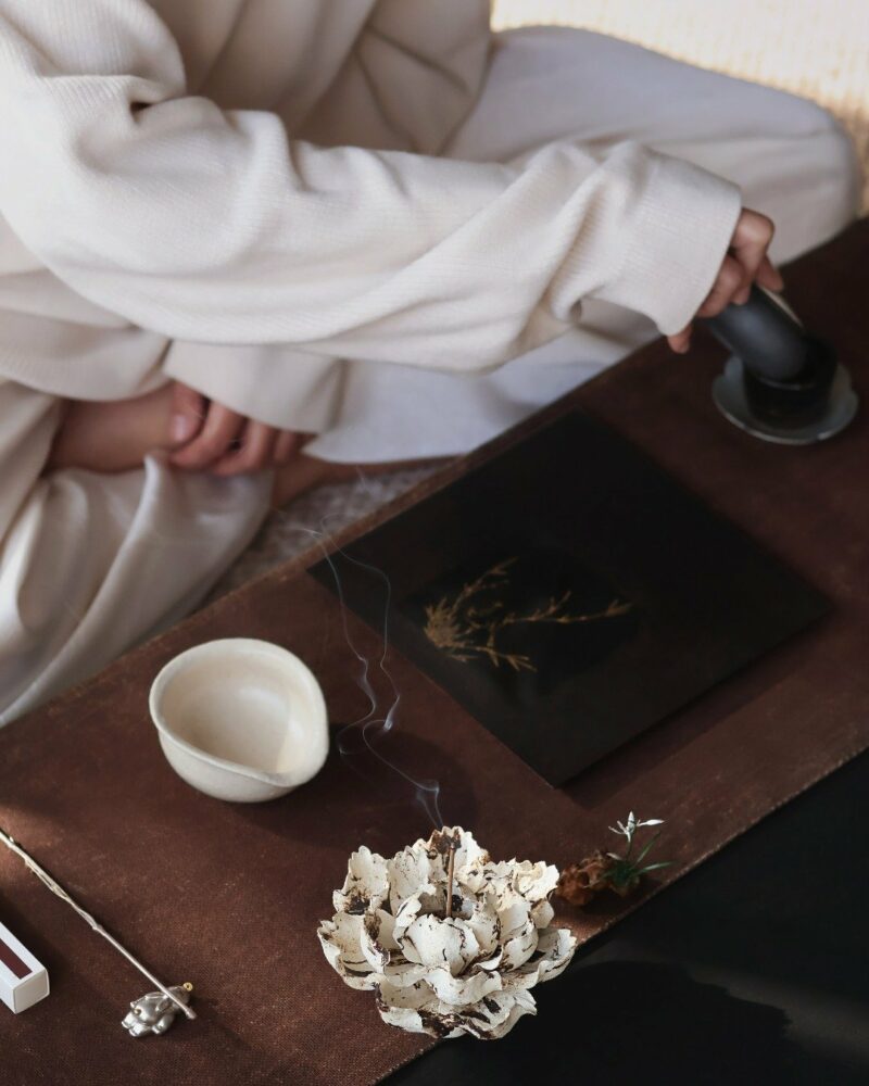 Handmade Minimalist Clay Flower Design Incense Holder