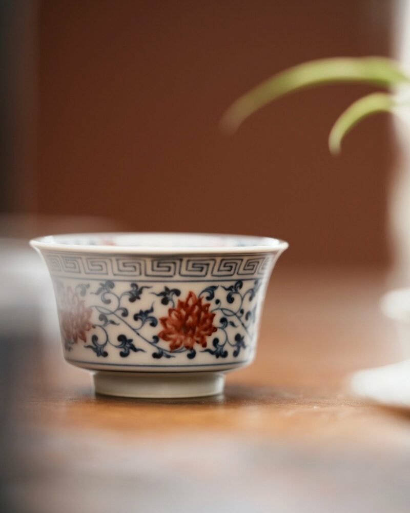 Handmade Underglaze Red Porcelain Blue and White Twined Lotus 60cc Host Cup