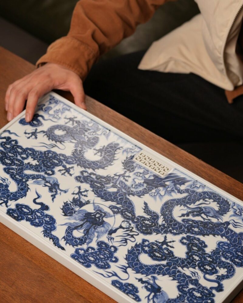Handmade Underglaze decoration Porcelain Yuan Blue and White Five Dragons Chinese Tea Tray