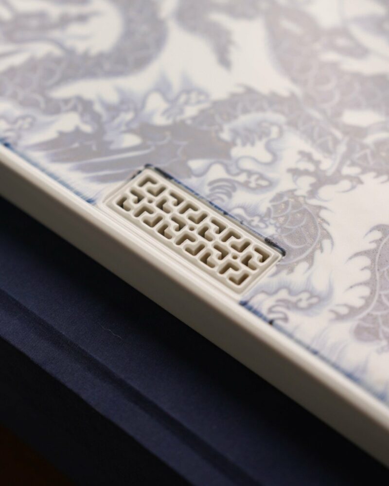 Handmade Underglaze decoration Porcelain Yuan Blue and White Five Dragons Chinese Tea Tray