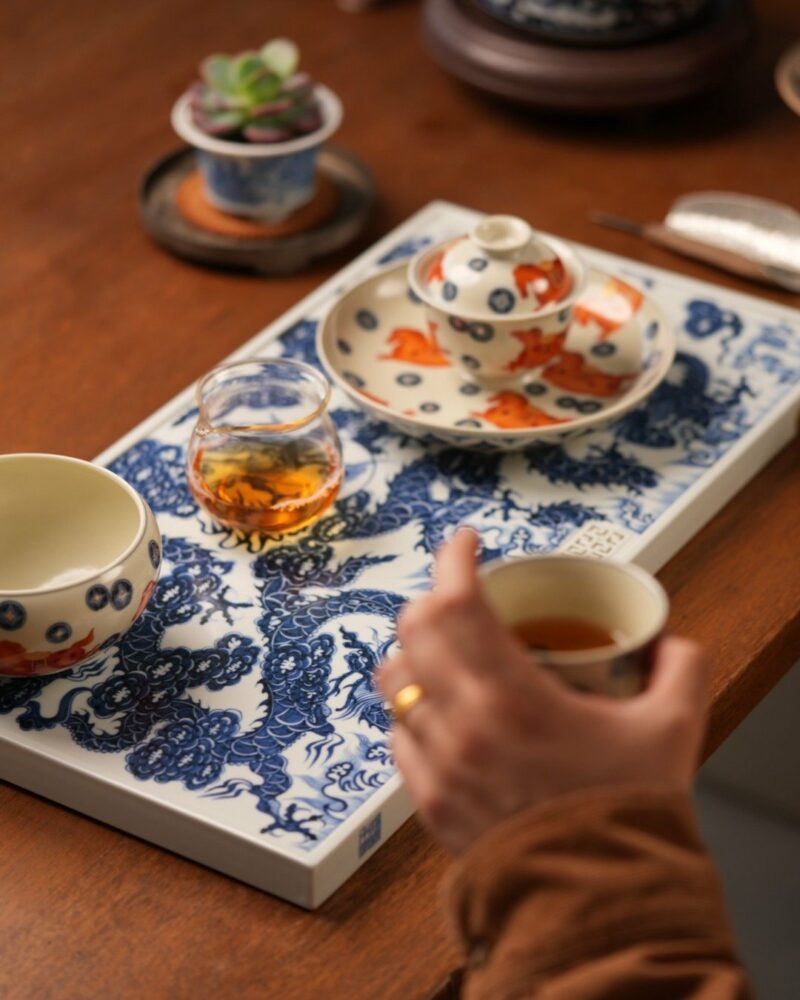 Handmade Underglaze decoration Porcelain Yuan Blue and White Five Dragons Chinese Tea Tray