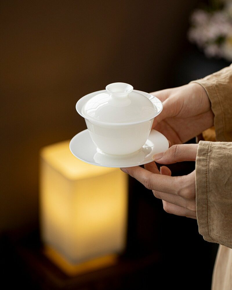 Minimalist Porcelain Ice Jade 130ml Gaiwan With Saucer