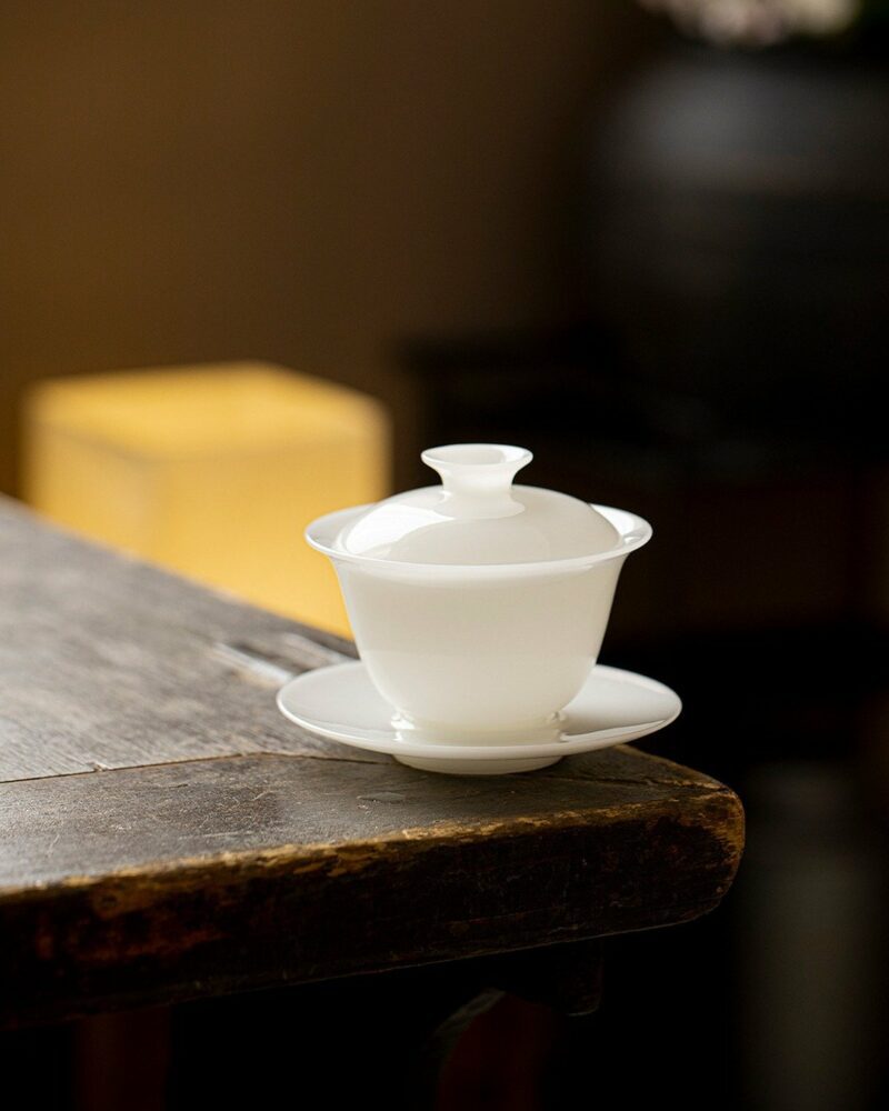 Minimalist Porcelain Ice Jade 130ml Gaiwan With Saucer