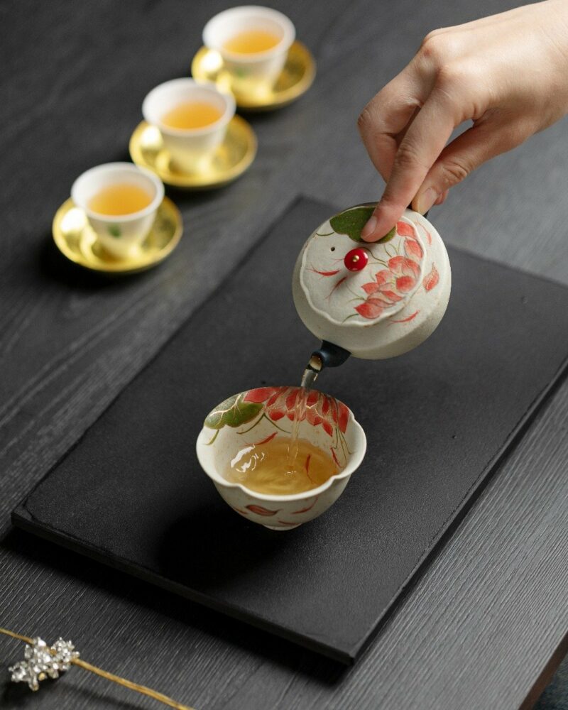 Hand-painted Chinese Style Iron-red Ceramic Red carp and lotus 130ml Chinese Teapot