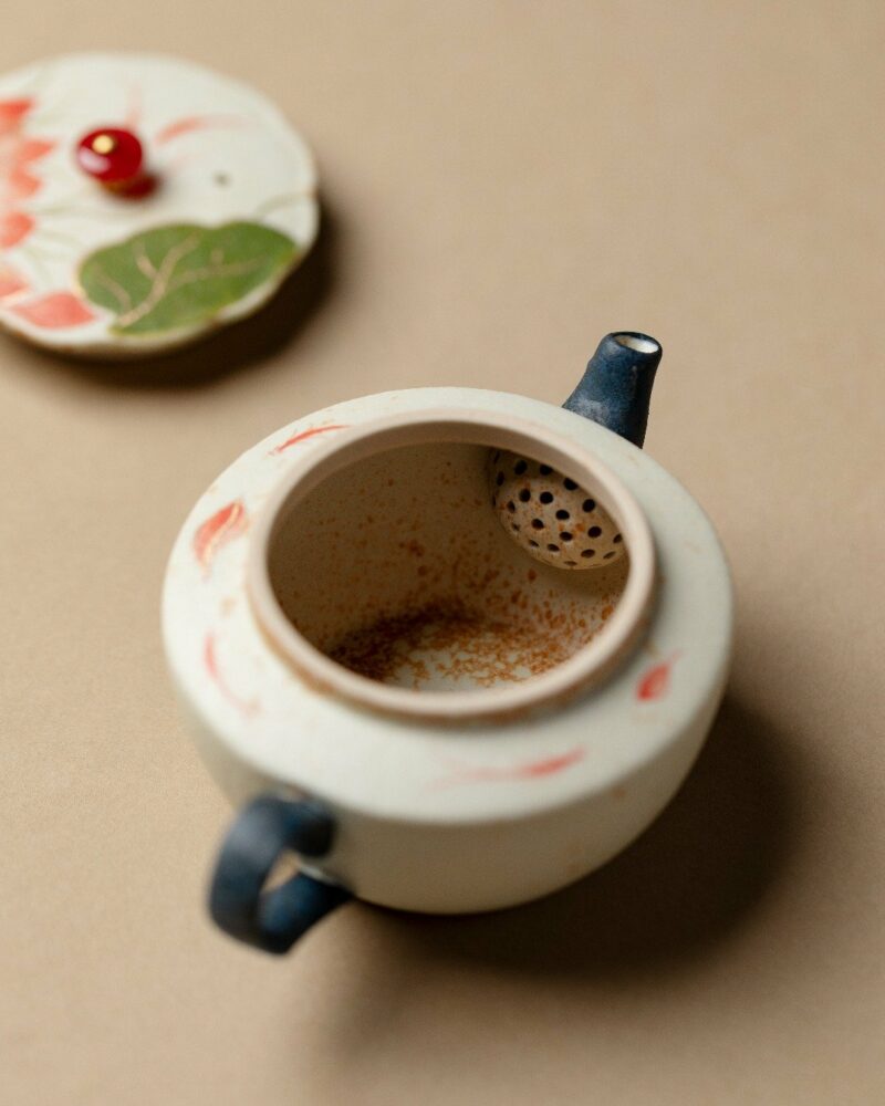 Hand-painted Chinese Style Iron-red Ceramic Red carp and lotus 130ml Chinese Teapot