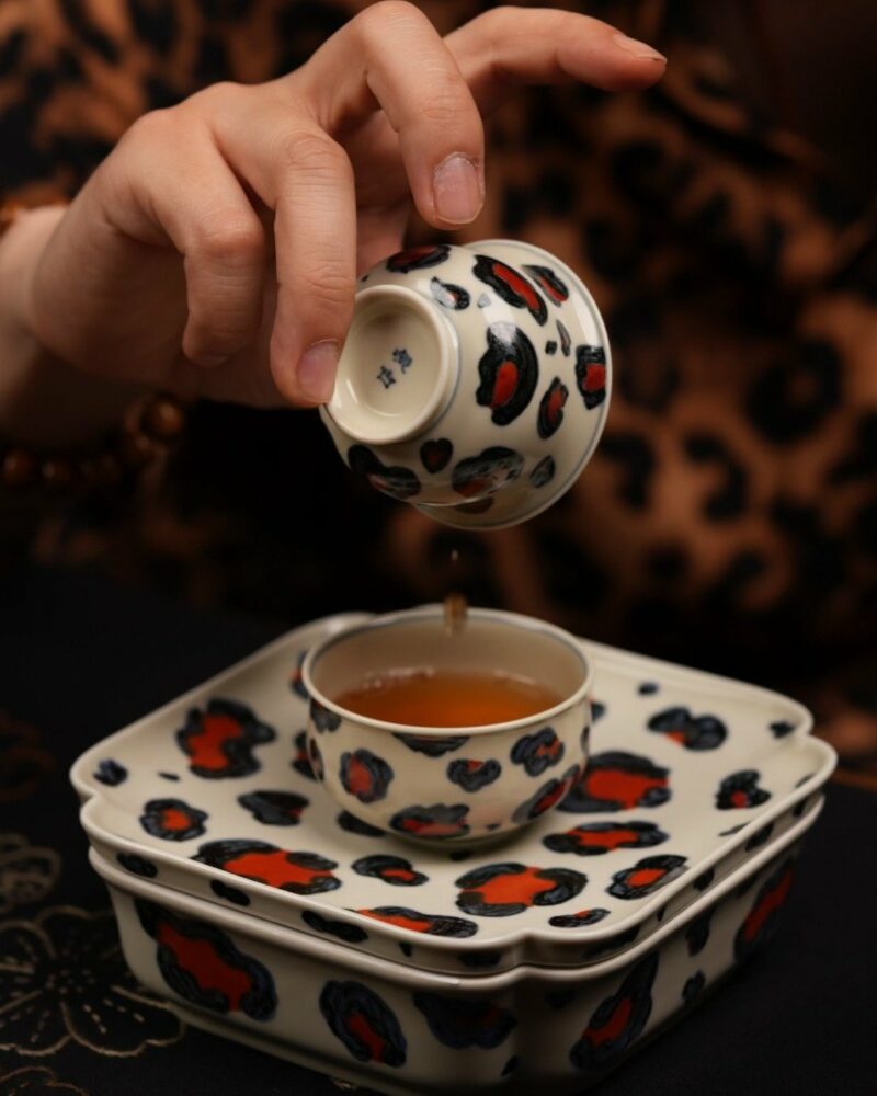 Hand-painted Qinghua Iron-red Porcelain leopard motif 60ml Gaiwan Set