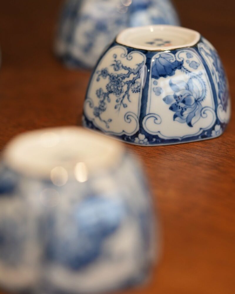 Handmade Hand-painted Qinghua Hexagonal Ceramic Blue-and-white floral window panels 120ml Host Cup
