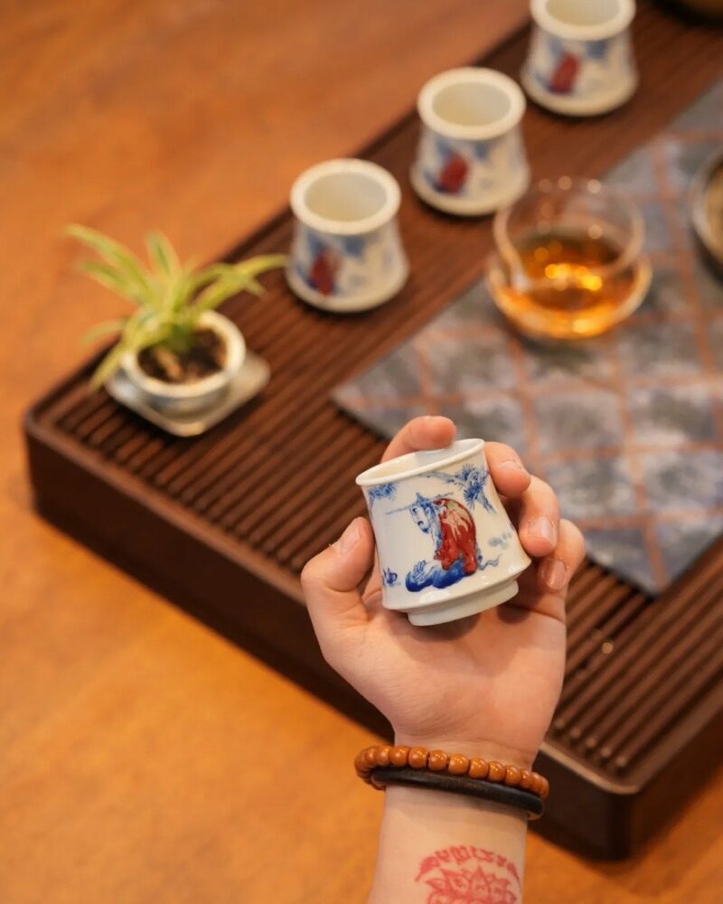 Handmade-Underglaze-Red-Porcelain-Blue-and-White-Listen-to-the-Pine-90cc-Host-Cup4 Handmade Underglaze Red Porcelain Blue and White Listen to the Pine 90cc Host Cup