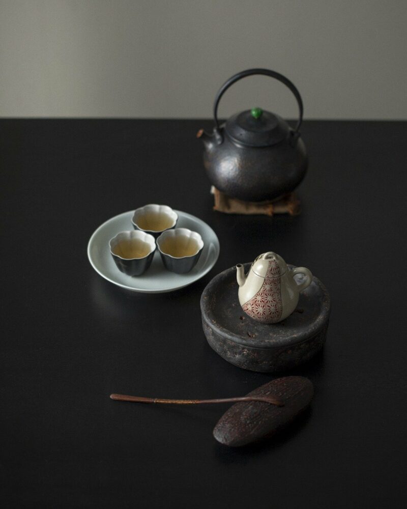 Handmade Vintage Style Japanese Style Ceramic Hand-Painted Pear Shape Chinese Teapot