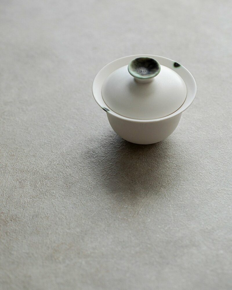 Minimalist Porcelain Plain Lard White Jade Knob 90ml Gaiwan