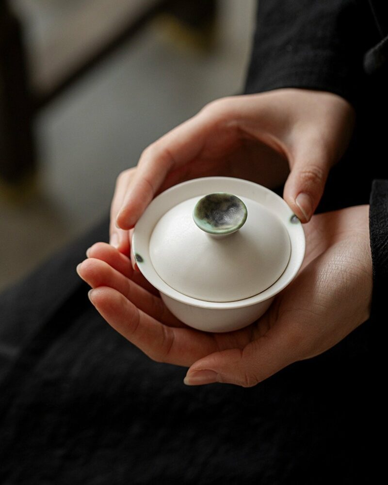 Minimalist Porcelain Plain Lard White Jade Knob 90ml Gaiwan