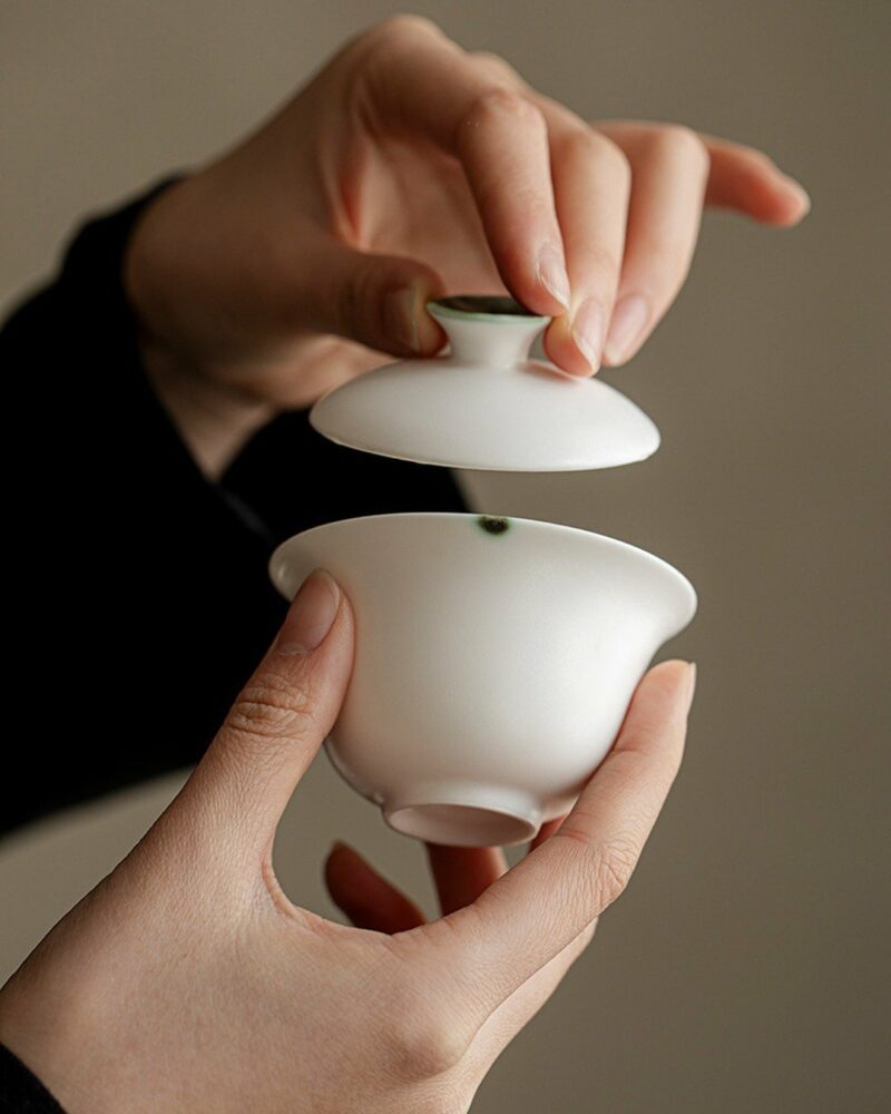 Minimalist Porcelain Plain Lard White Jade Knob 90ml Gaiwan