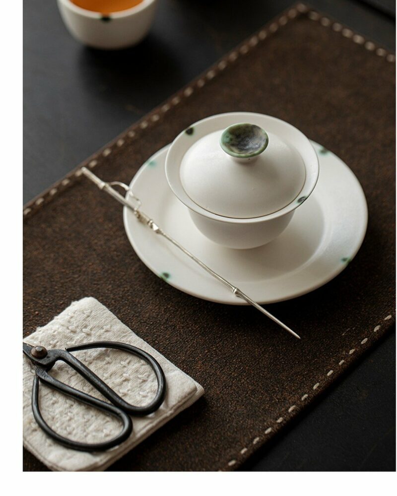 Minimalist Porcelain Plain Lard White Jade Knob 90ml Gaiwan