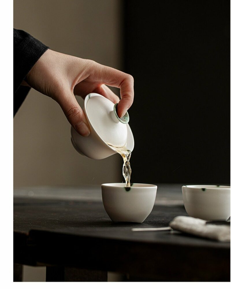 Minimalist Porcelain Plain Lard White Jade Knob 90ml Gaiwan