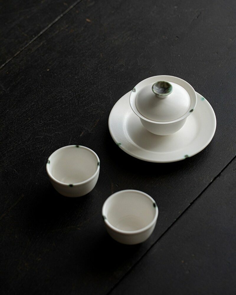 Minimalist Porcelain Plain Lard White Jade Knob 90ml Gaiwan
