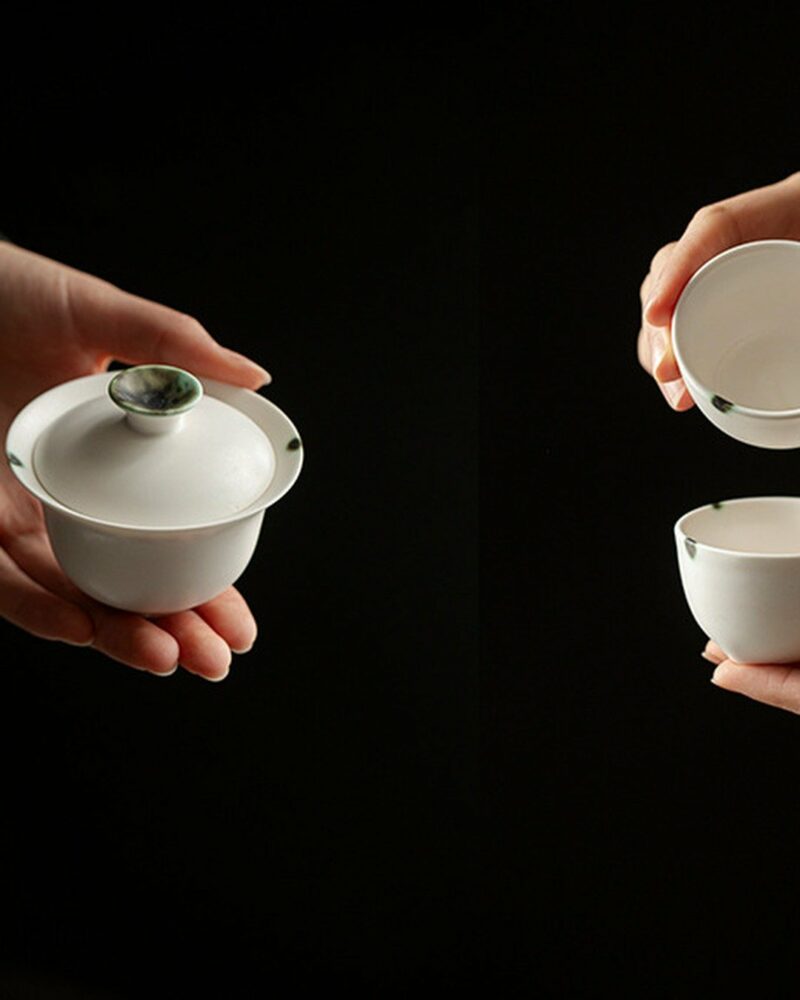 Minimalist Porcelain Plain Lard White Jade Knob 90ml Gaiwan