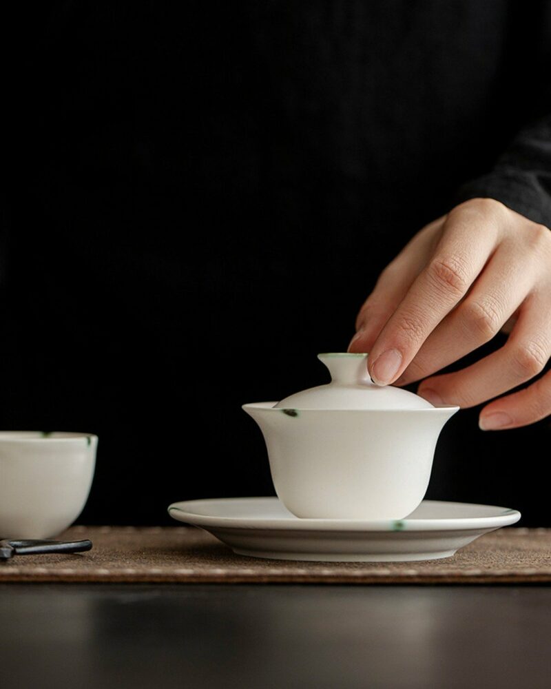 Minimalist Porcelain Plain Lard White Jade Knob 90ml Gaiwan