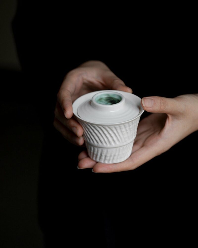 Minimalist Porcelain Snowfall Crinkle Jade Knob 130ml Gaiwan