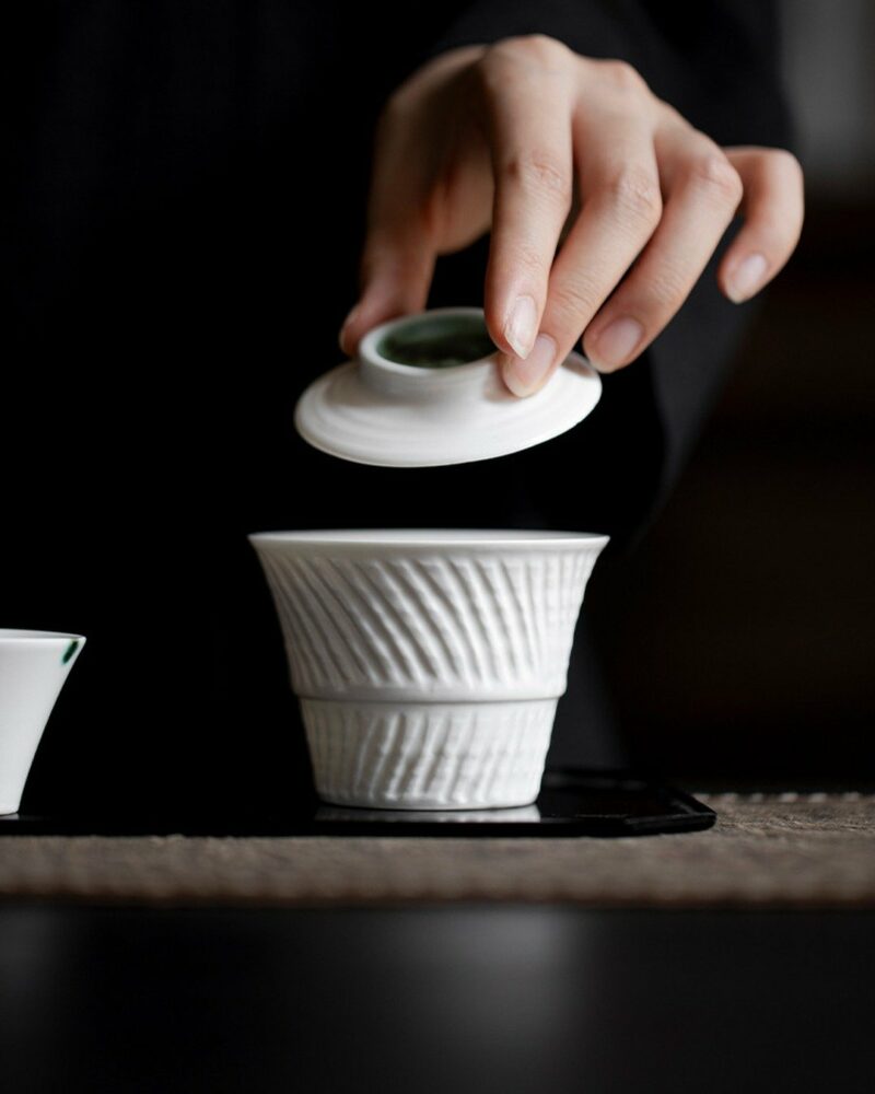 Minimalist Porcelain Snowfall Crinkle Jade Knob 130ml Gaiwan