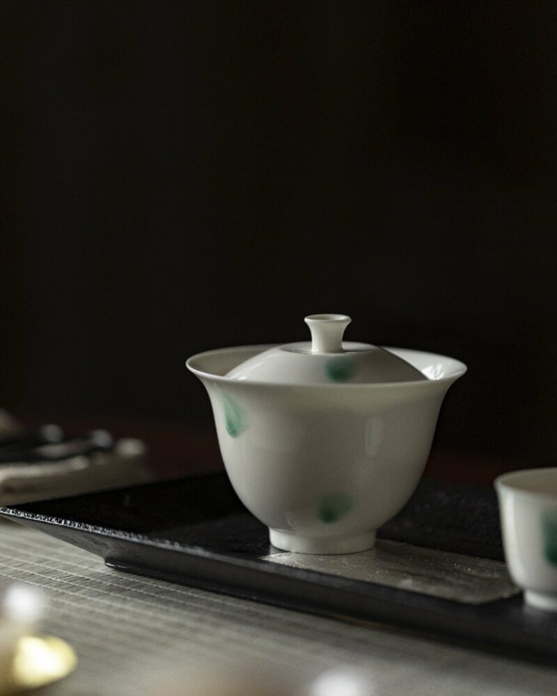 Minimalist White Porcelain Emerald Raindrops 110ml Gaiwan