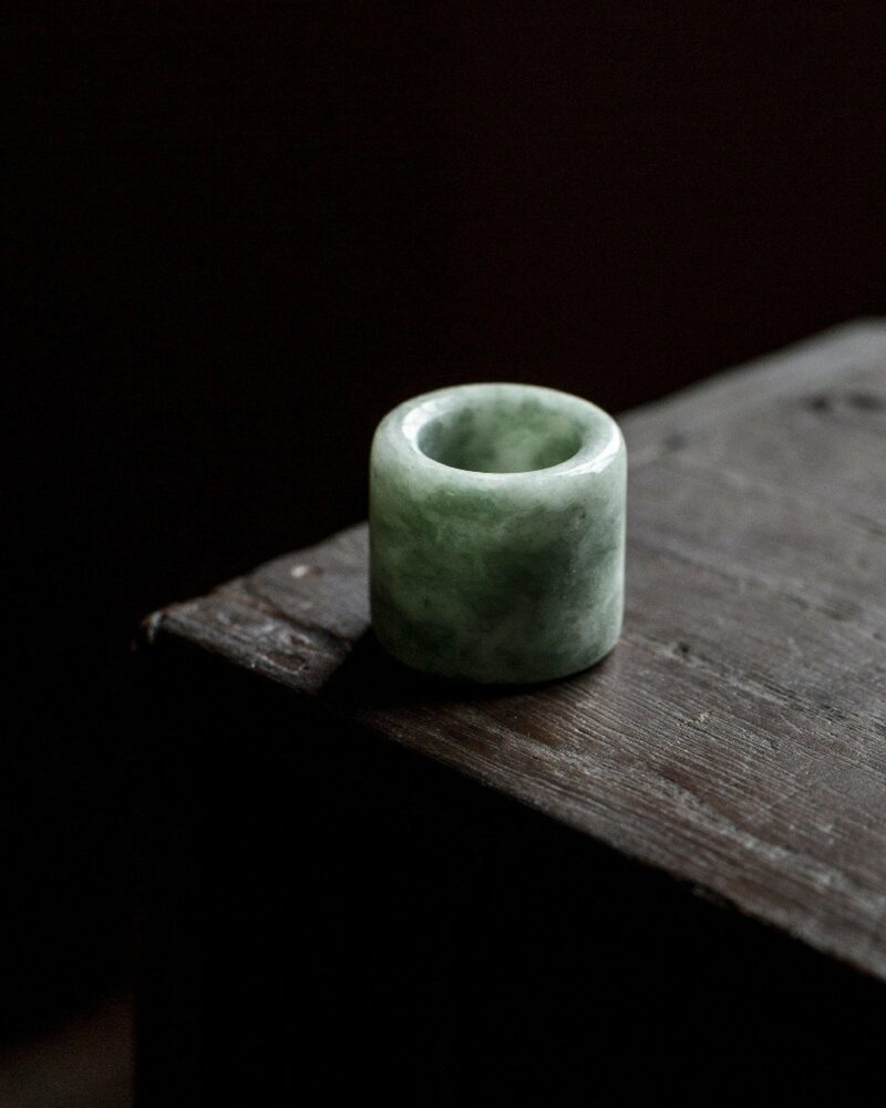 Vintage Style Chinese Style Jade Ring Form Lid Holder