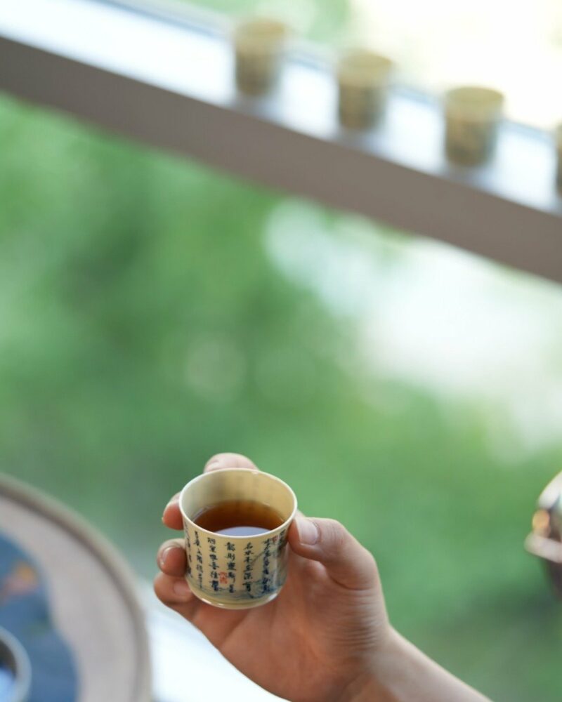 Hand-painted-Qinghua-Calligraphy-Porcelain-Lou-Shi-Ming-Rong-Tian-75ml-Host-Cup2 Hand-painted Qinghua Calligraphy Porcelain Lou Shi Ming Rong Tian 75ml Host Cup