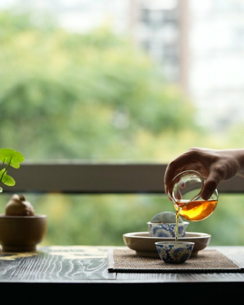Hand-painted Qinghua Gold Rim Porcelain Sunflower 85ml Gaiwan Set