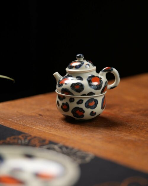 Hand-painted Qinghua Iron-red Porcelain Leopard Mini Rong Tian 65ml Chinese Teapot