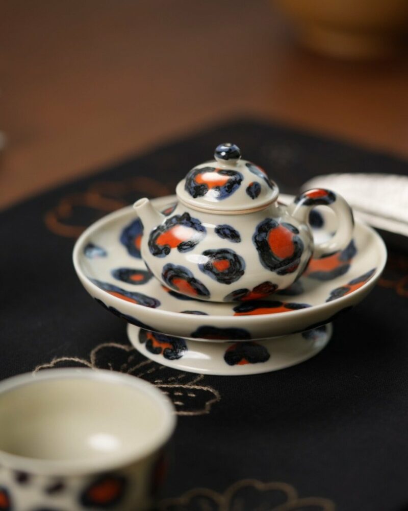 Hand-painted Qinghua Iron-red Porcelain Leopard Mini Rong Tian 65ml Chinese Teapot