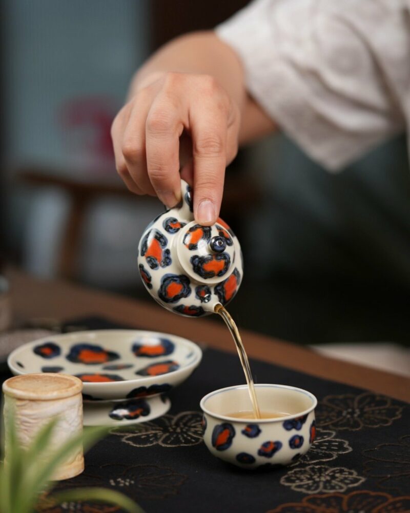 Hand-painted Qinghua Iron-red Porcelain Leopard Mini Rong Tian 65ml Chinese Teapot