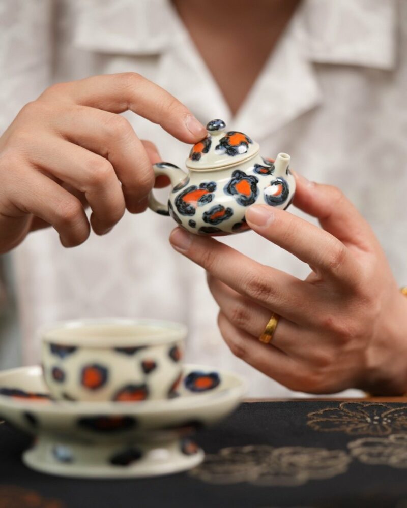 Hand-painted Qinghua Iron-red Porcelain Leopard Mini Rong Tian 65ml Chinese Teapot